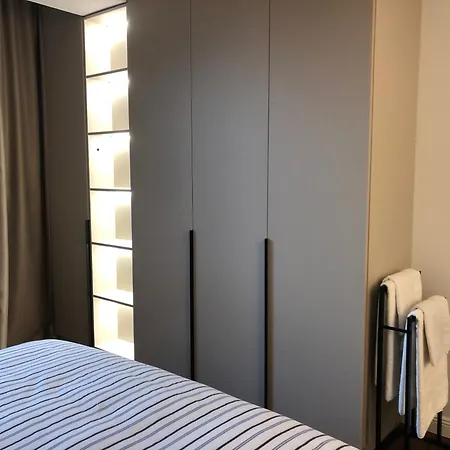 Stylish 2bdr Gramada, Free Parking Apartment